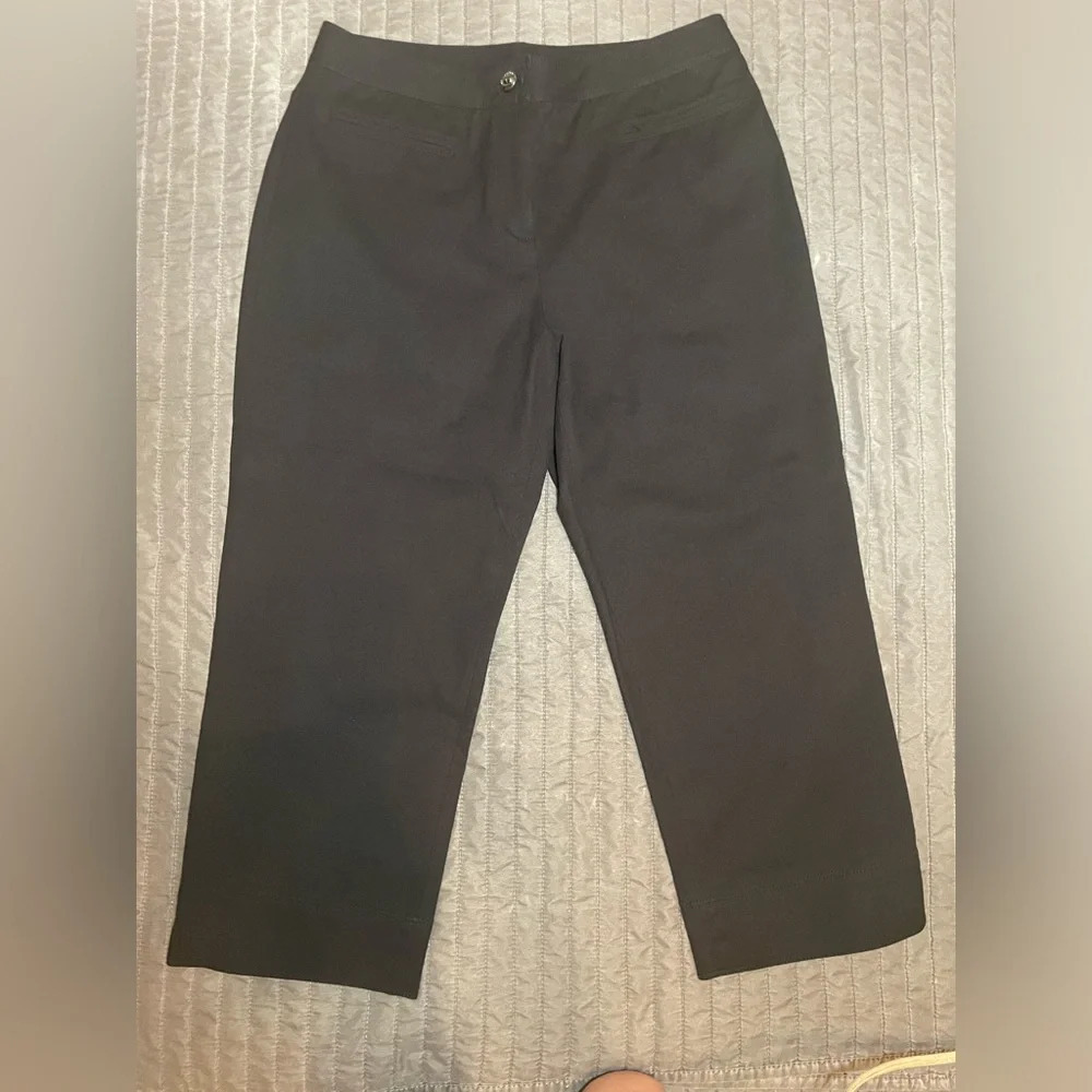 St John Sport Women’s‎ Black Capri Crop Length Pants Size 8 Black NWT